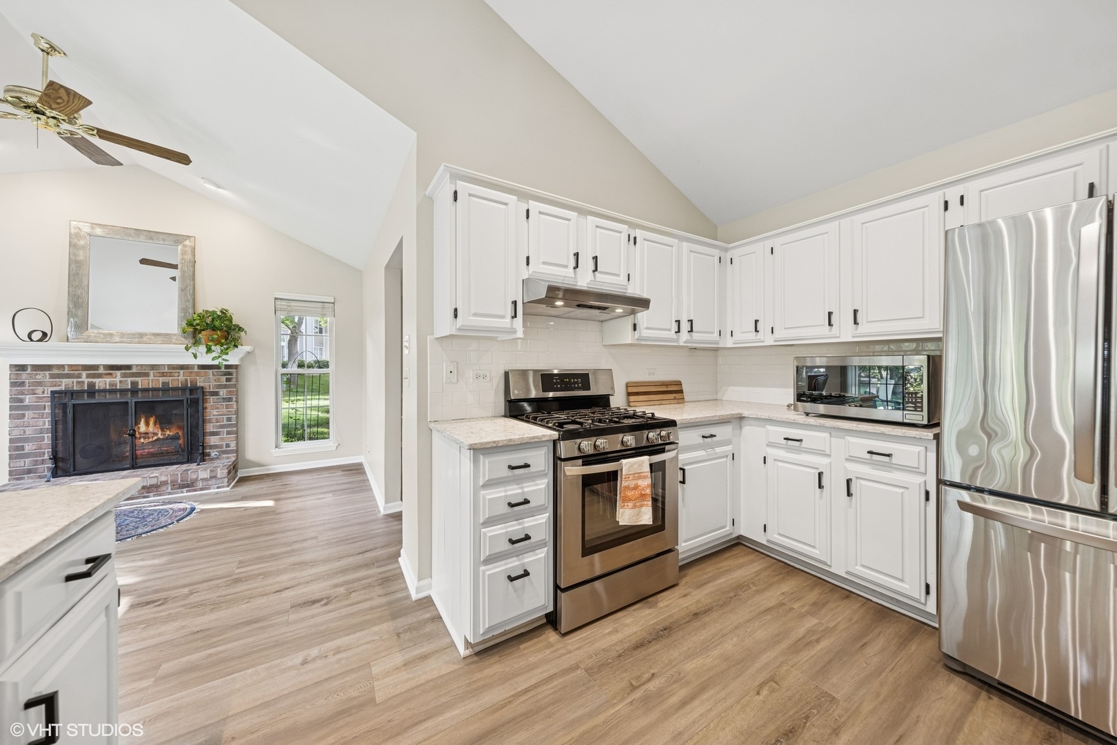639 Clover Hill Lane, Elk Grove Village, IL 60007