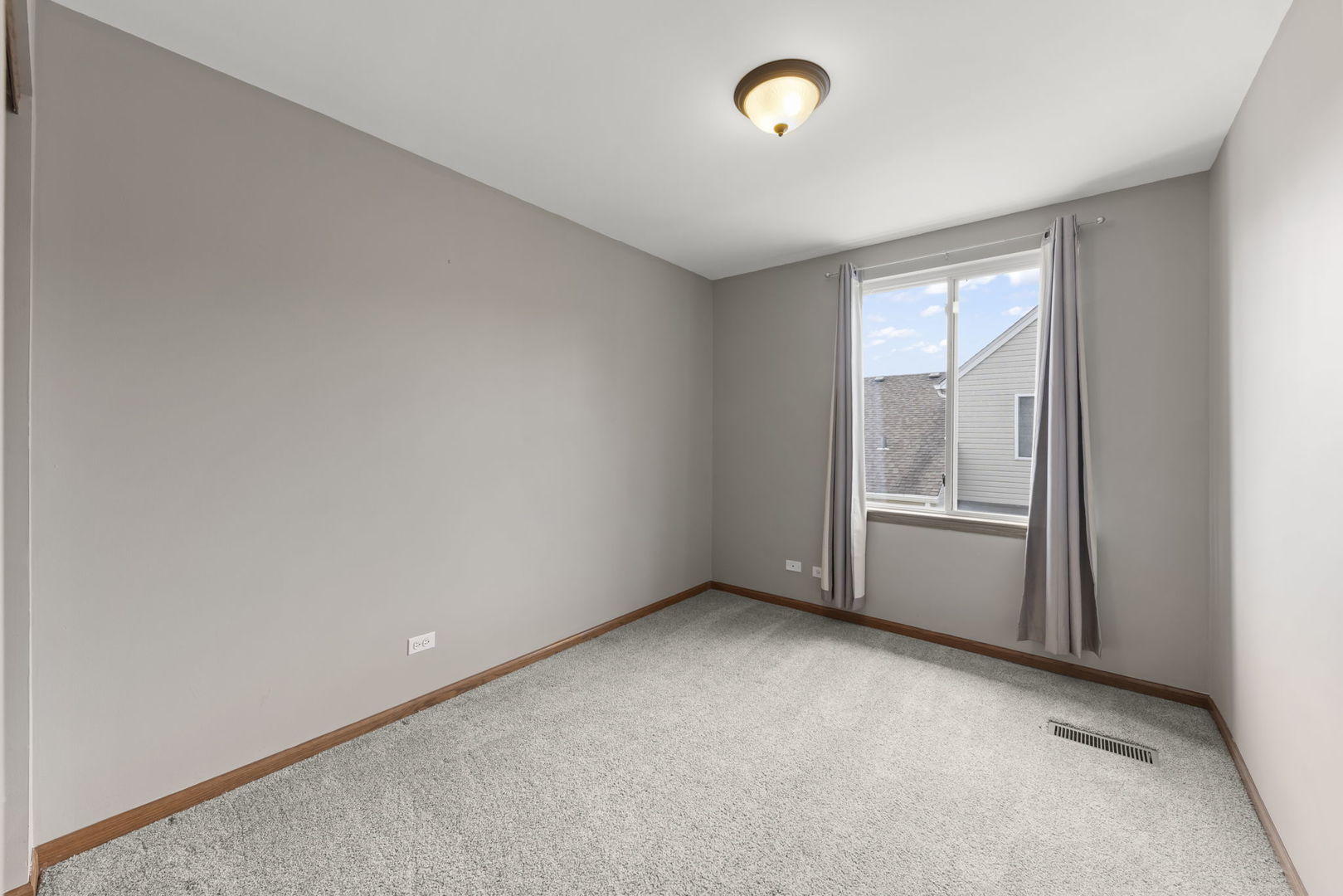 1208 Fox Hill Lane, North Aurora, IL 60542