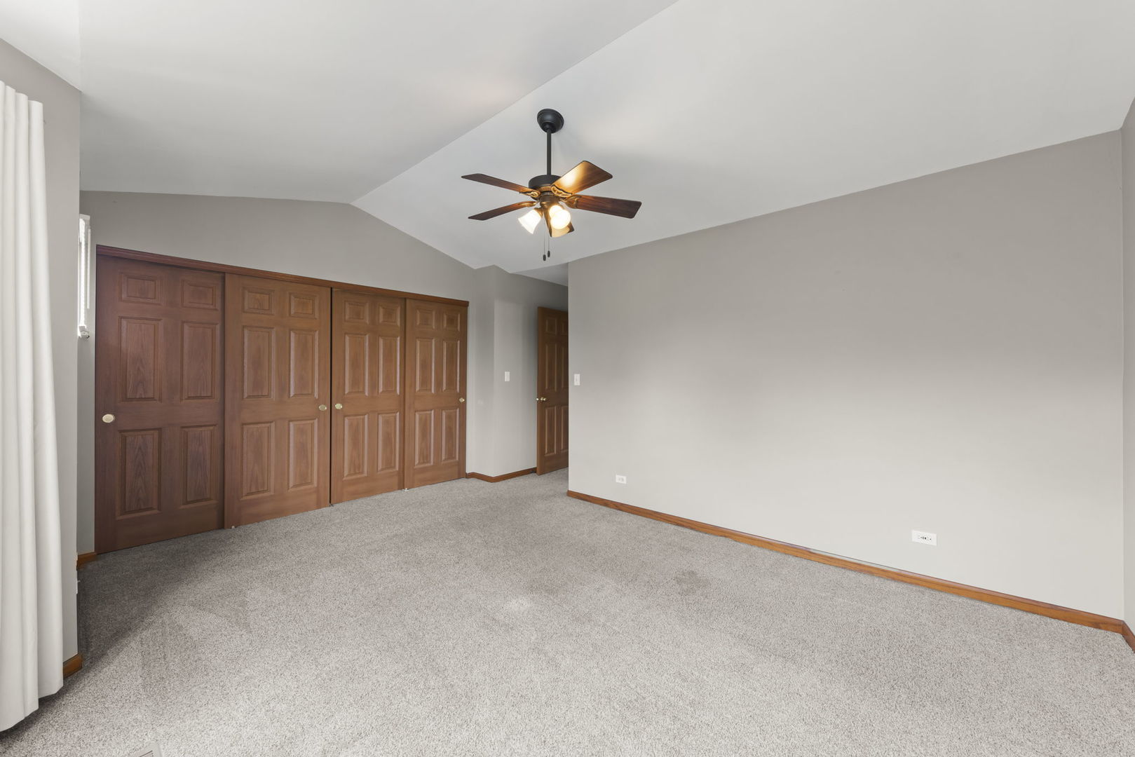 1208 Fox Hill Lane, North Aurora, IL 60542