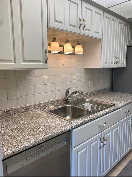 6340 AMERICANA Drive #1009, Willowbrook, IL 60527