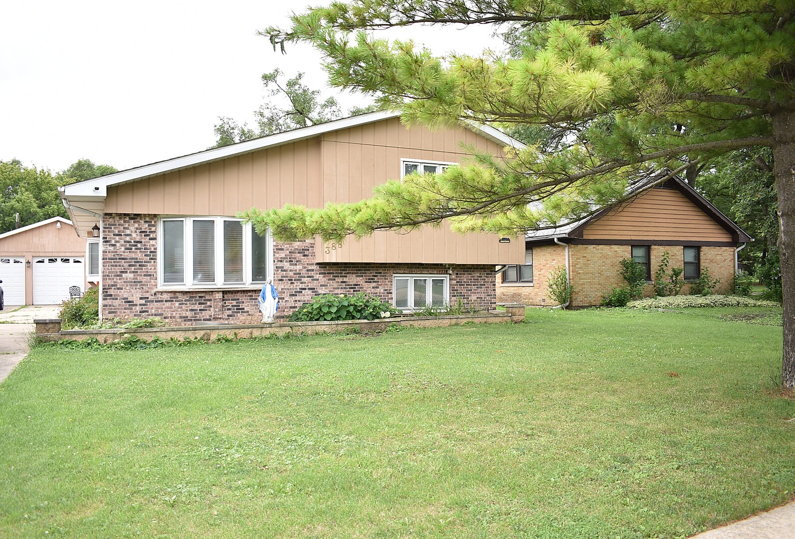 388 Elmhurst Street, Wood Dale, IL 60191