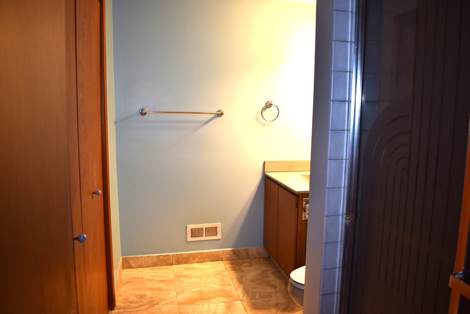 388 Elmhurst Street, Wood Dale, IL 60191
