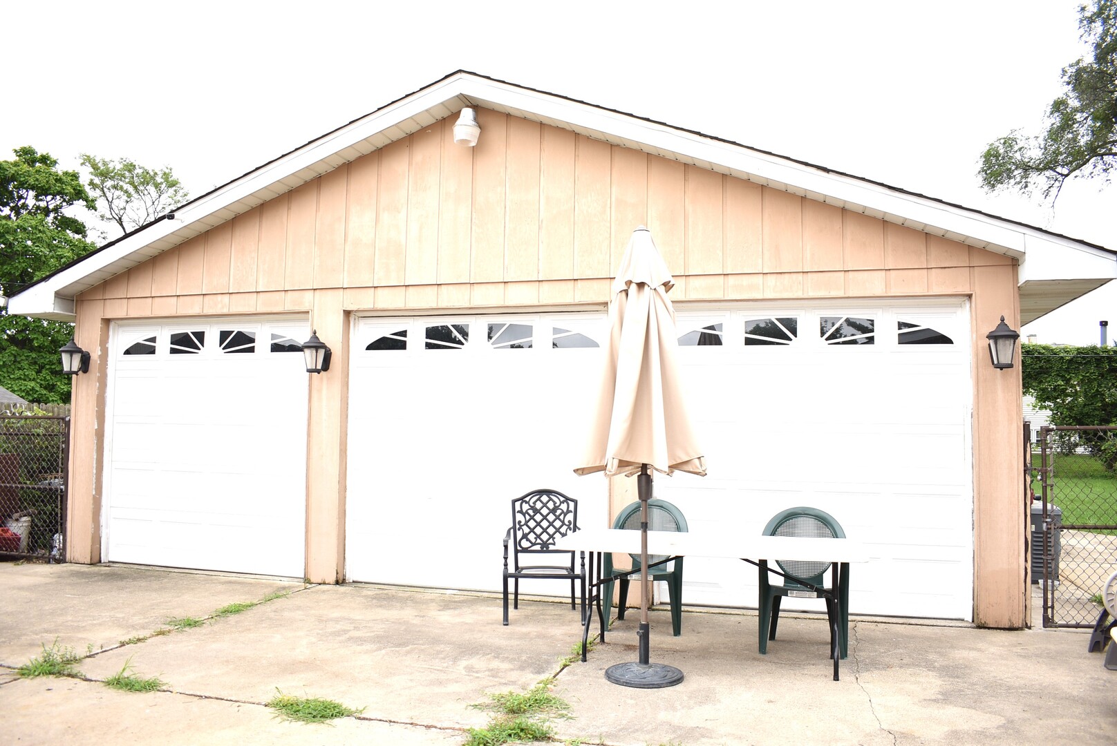 388 Elmhurst Street, Wood Dale, IL 60191