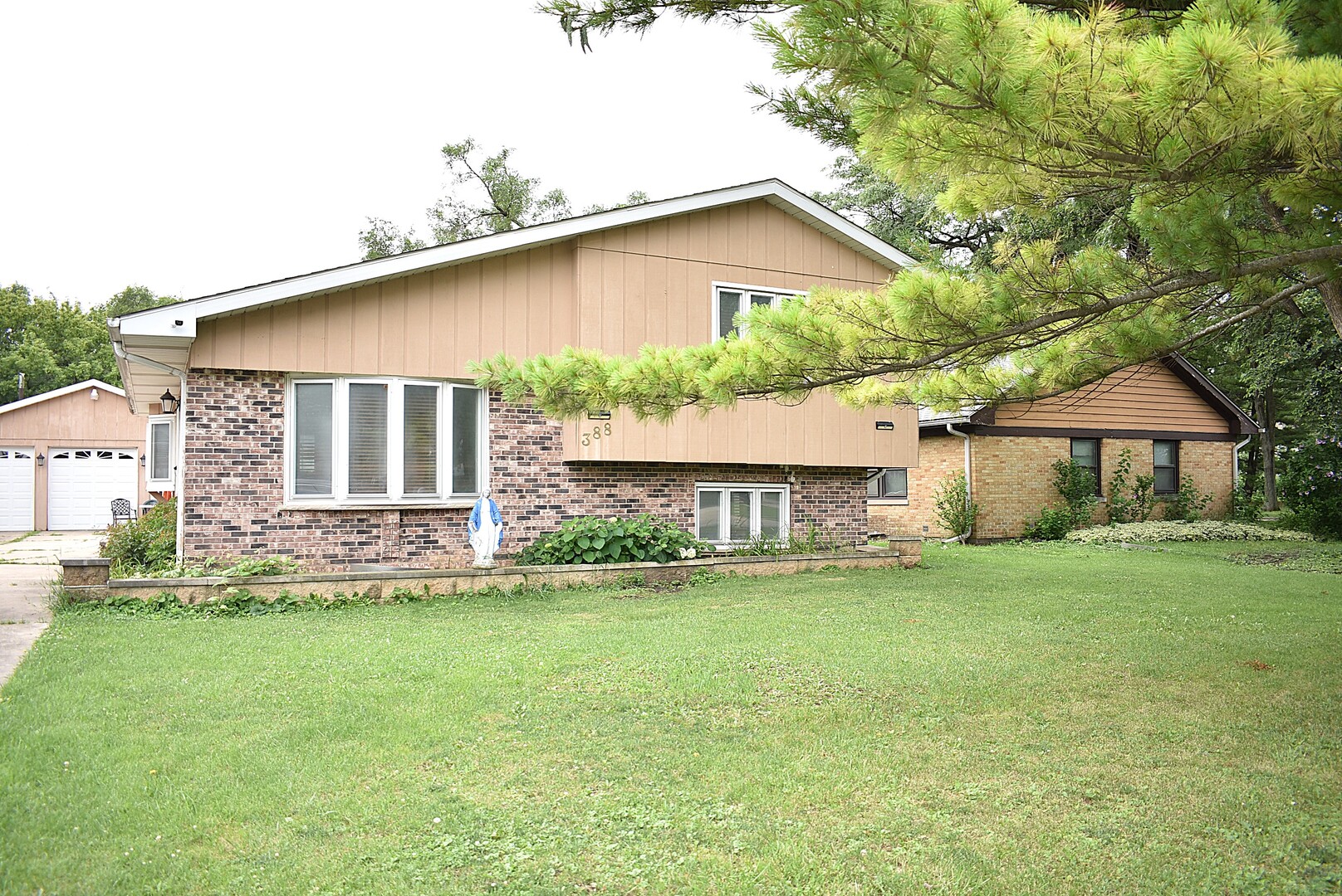 388 Elmhurst Street, Wood Dale, IL 60191