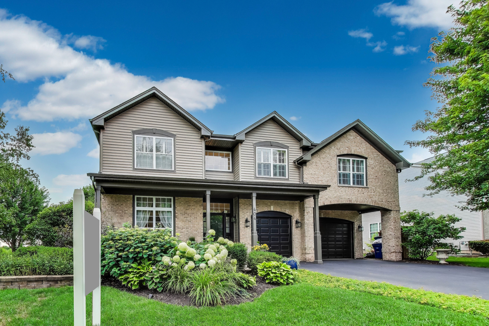 404 Bluegrass Lane, Geneva, IL 60134