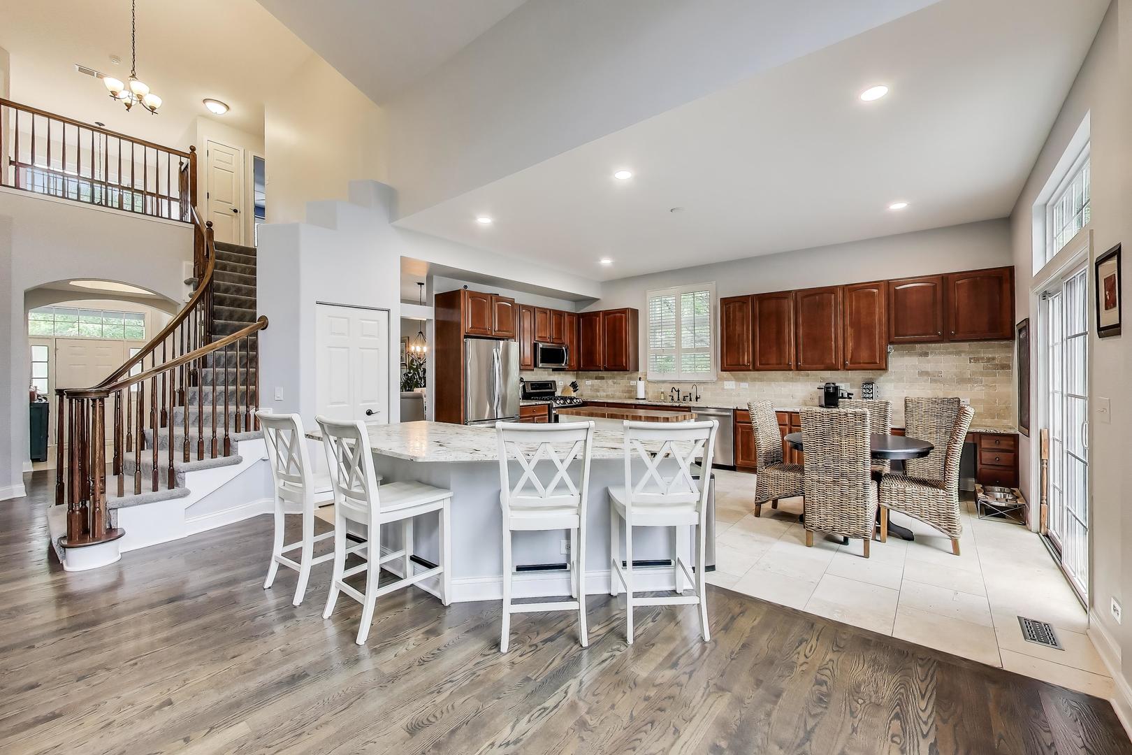 404 Bluegrass Lane, Geneva, IL 60134