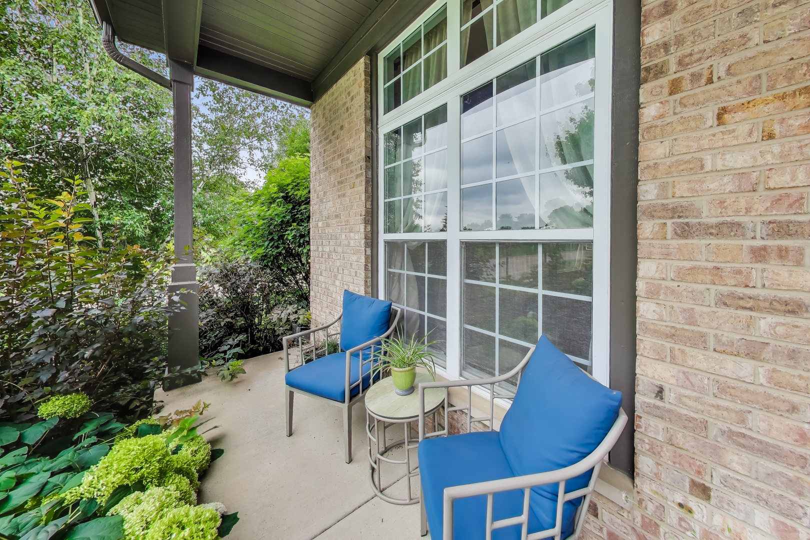 404 Bluegrass Lane, Geneva, IL 60134