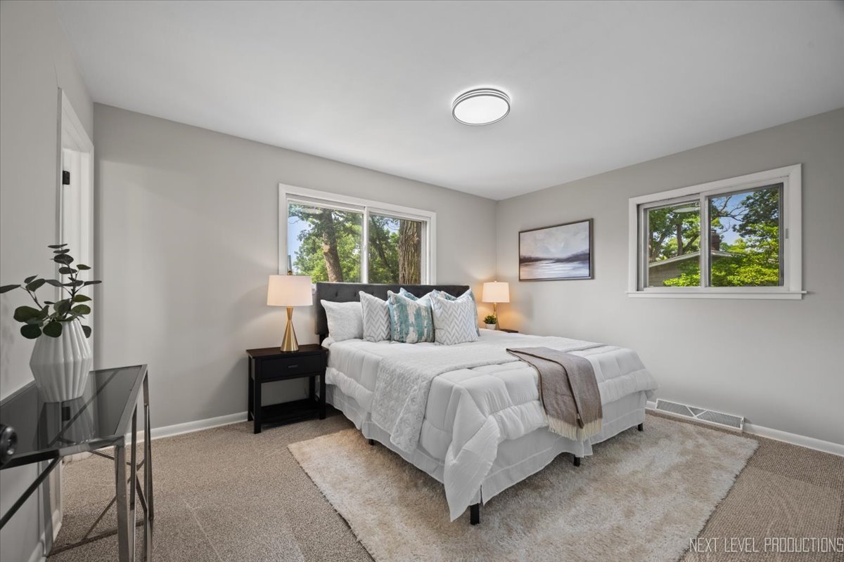 1007 Rolling Drive, Lisle, IL 60532