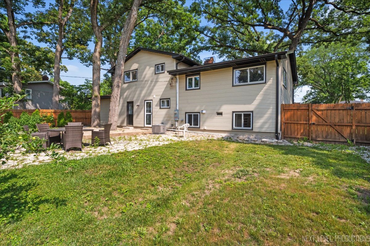 1007 Rolling Drive, Lisle, IL 60532