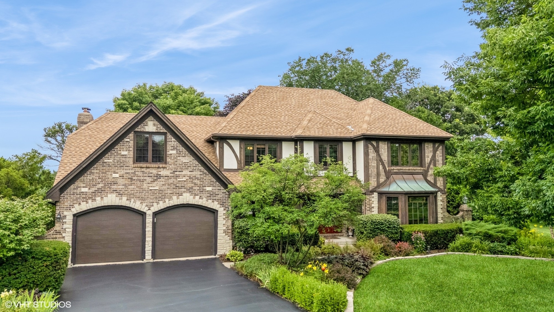 1S520 Swan Lake Court, Wheaton, IL 60189