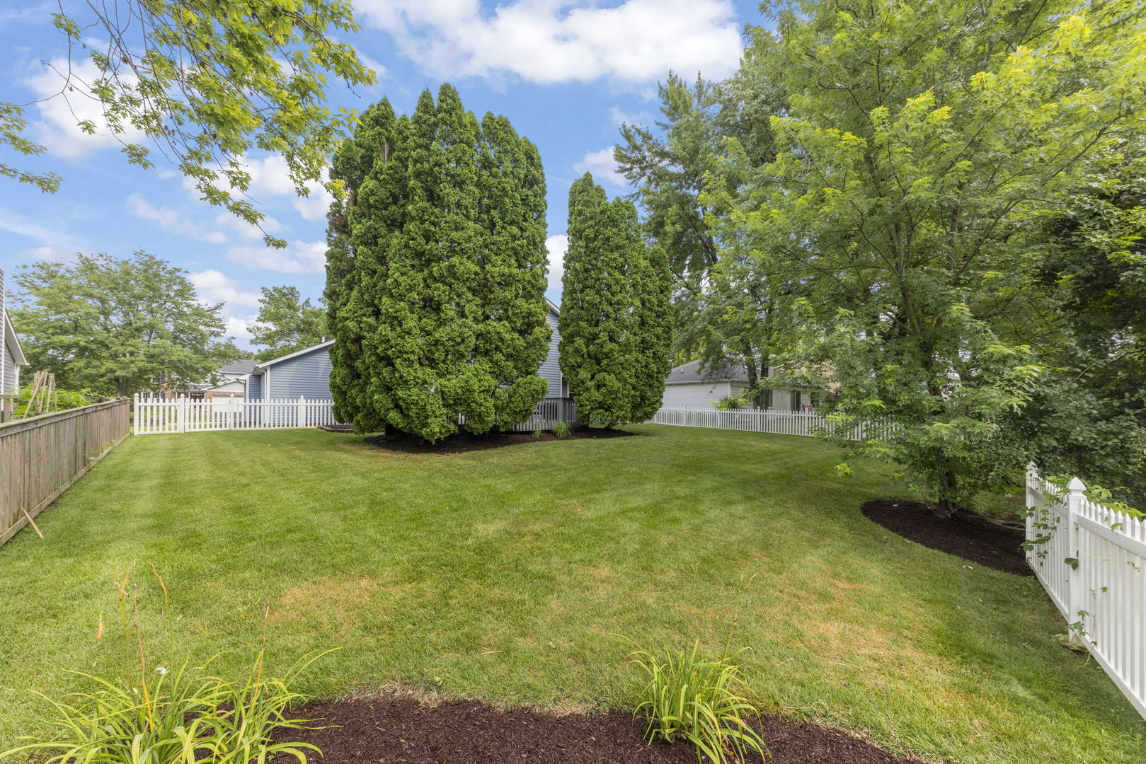 1420 Westglen Drive, Naperville, IL 60565