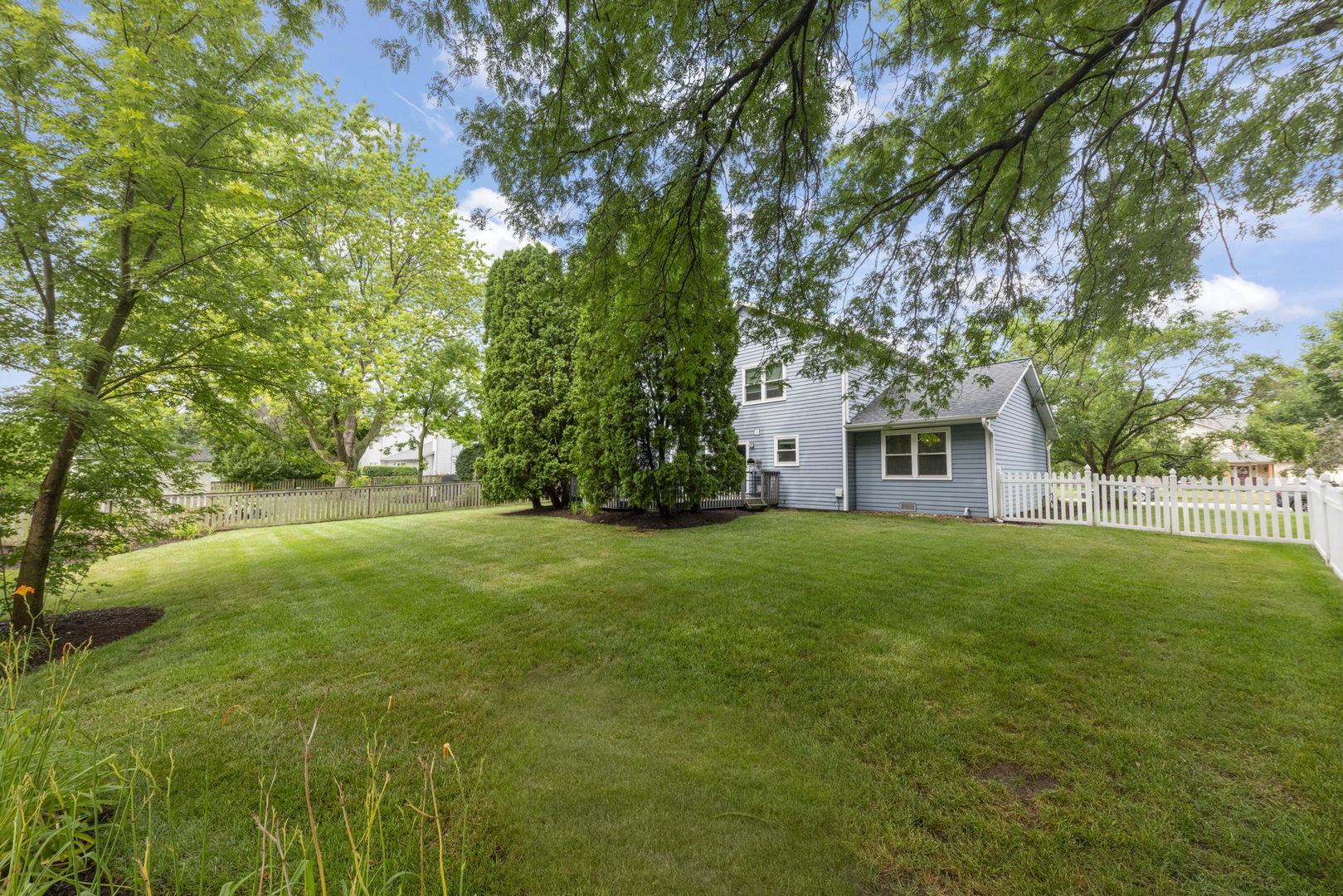 1420 Westglen Drive, Naperville, IL 60565