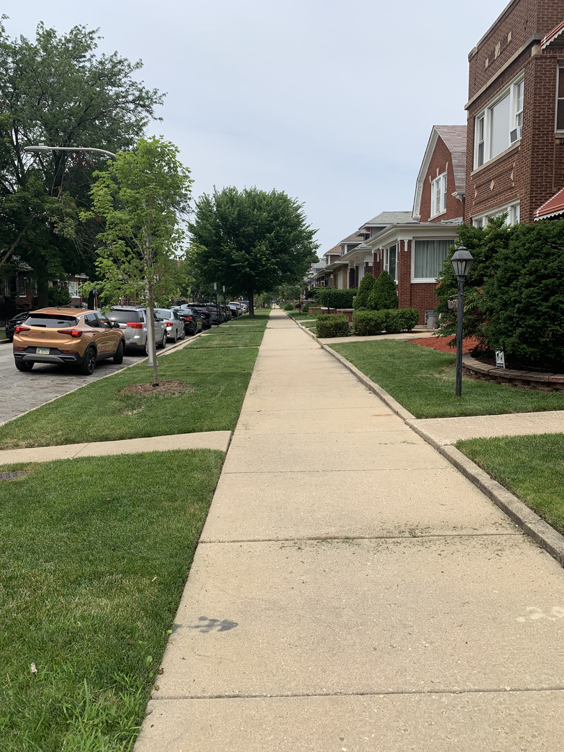 8041 S Laflin Street, Chicago, IL 60620