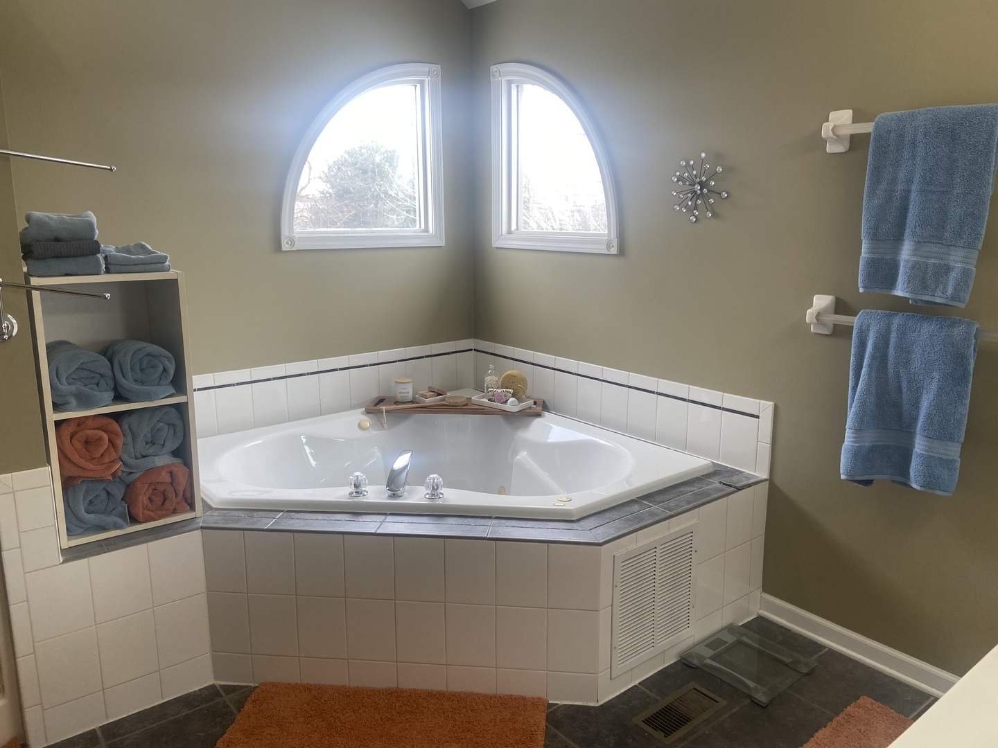 720 Kendridge Court, Aurora, IL 60502