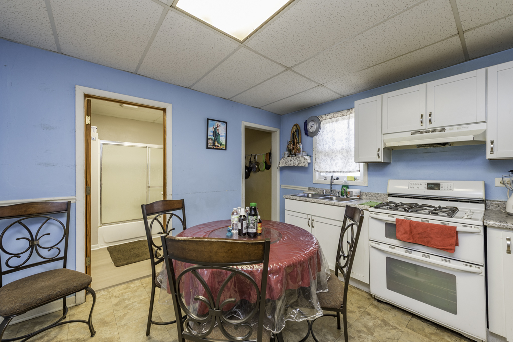 434 S Jackson Street, Waukegan, IL 60085