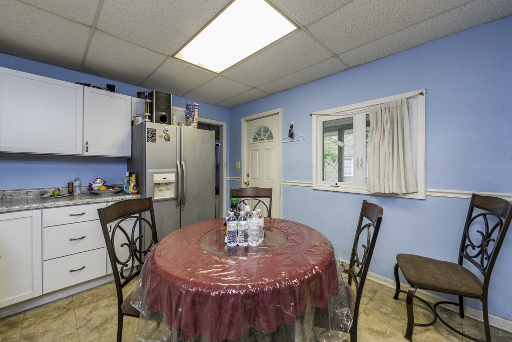 434 S Jackson Street, Waukegan, IL 60085