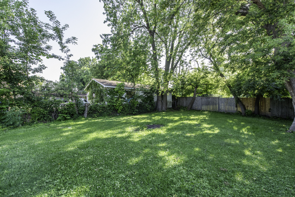 434 S Jackson Street, Waukegan, IL 60085