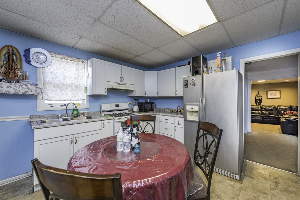434 S Jackson Street, Waukegan, IL 60085