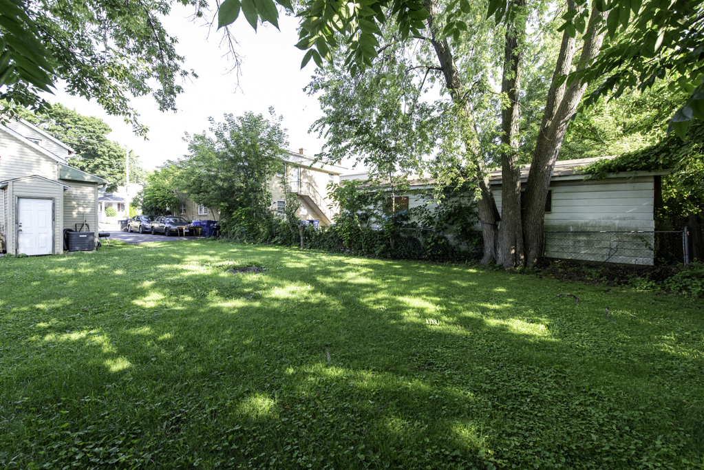 434 S Jackson Street, Waukegan, IL 60085