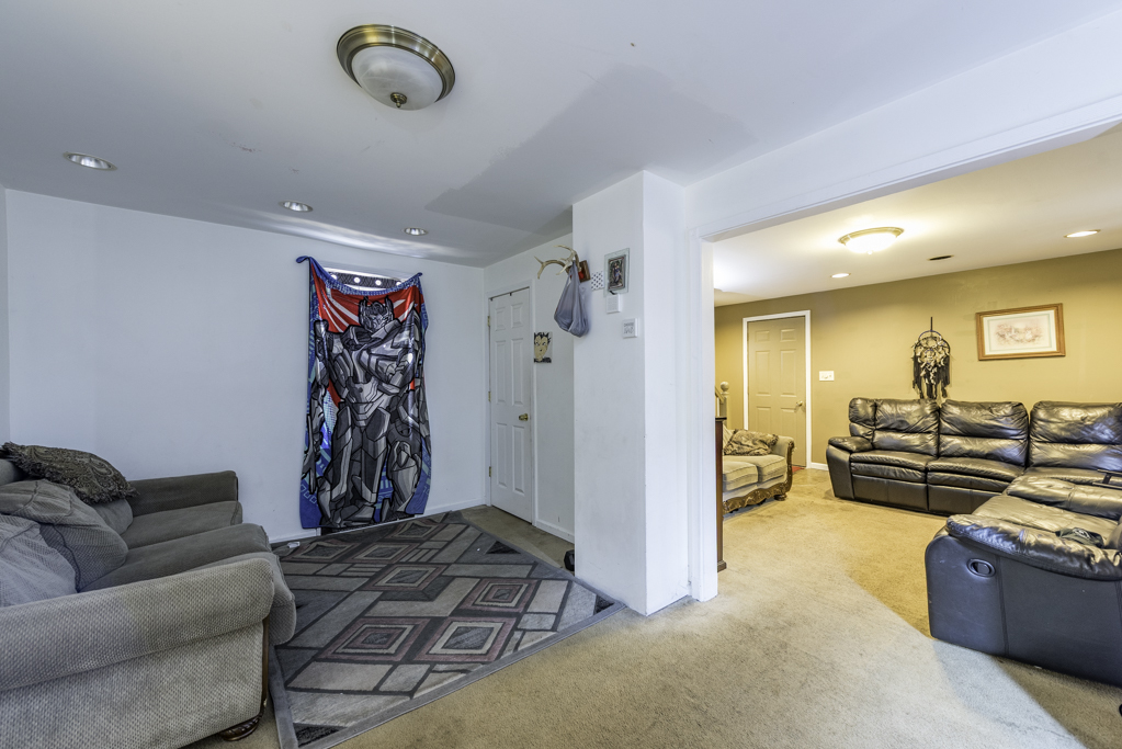 434 S Jackson Street, Waukegan, IL 60085