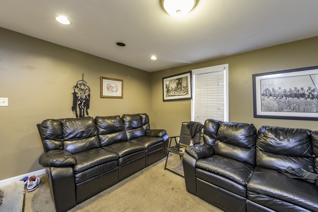 434 S Jackson Street, Waukegan, IL 60085