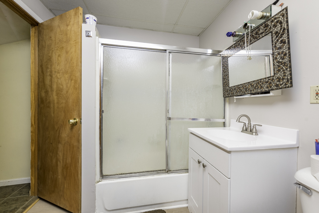 434 S Jackson Street, Waukegan, IL 60085