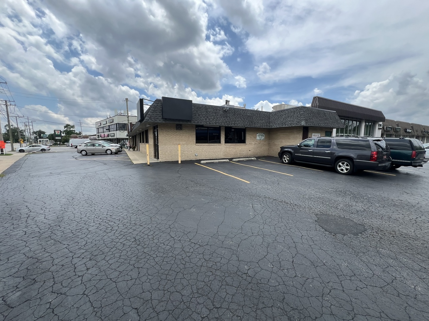 552 S York Street, Elmhurst, IL 60126
