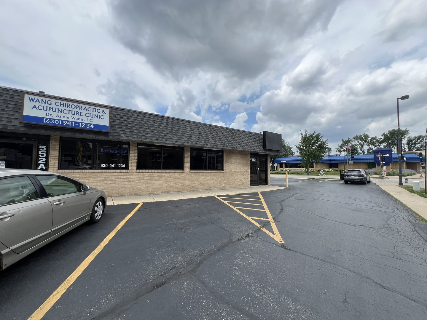552 S York Street, Elmhurst, IL 60126