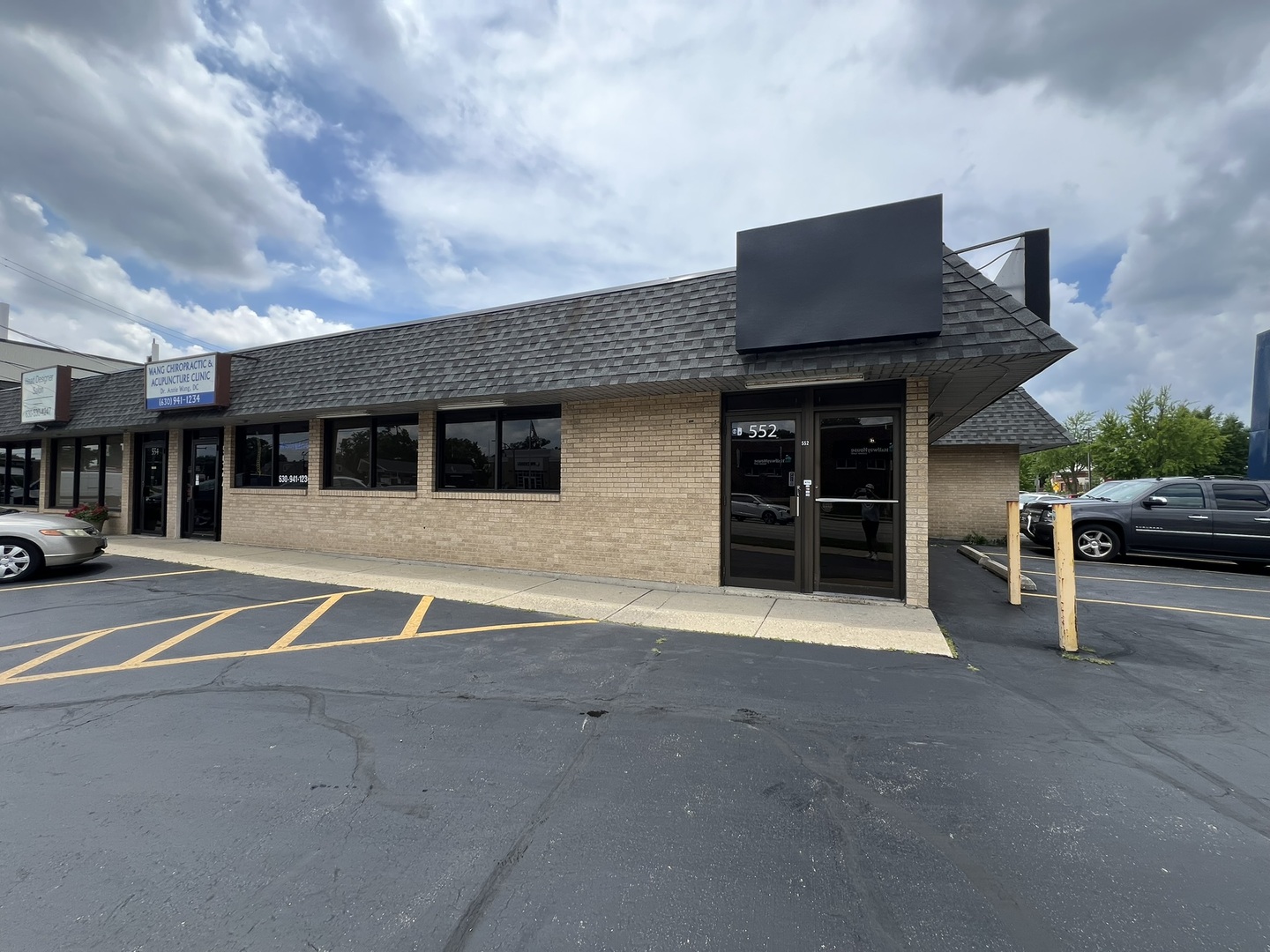 552 S York Street, Elmhurst, IL 60126