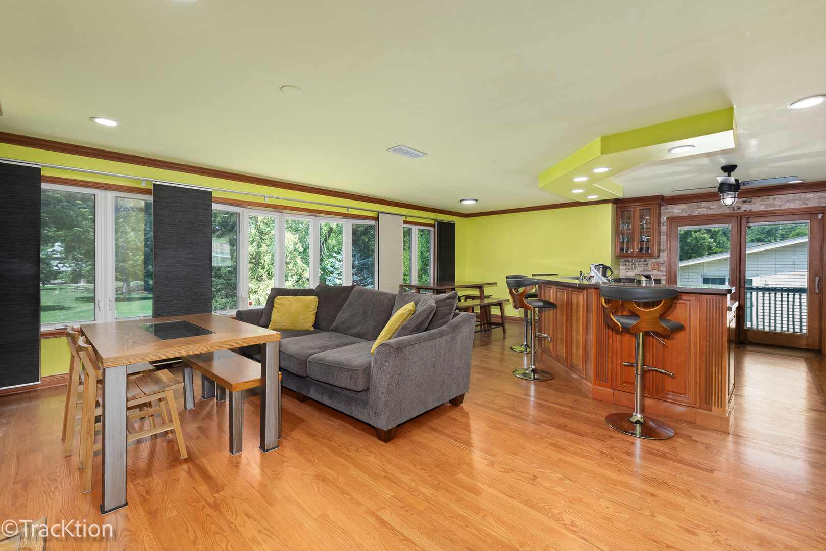 7004 Roberts Drive, Woodridge, IL 60517
