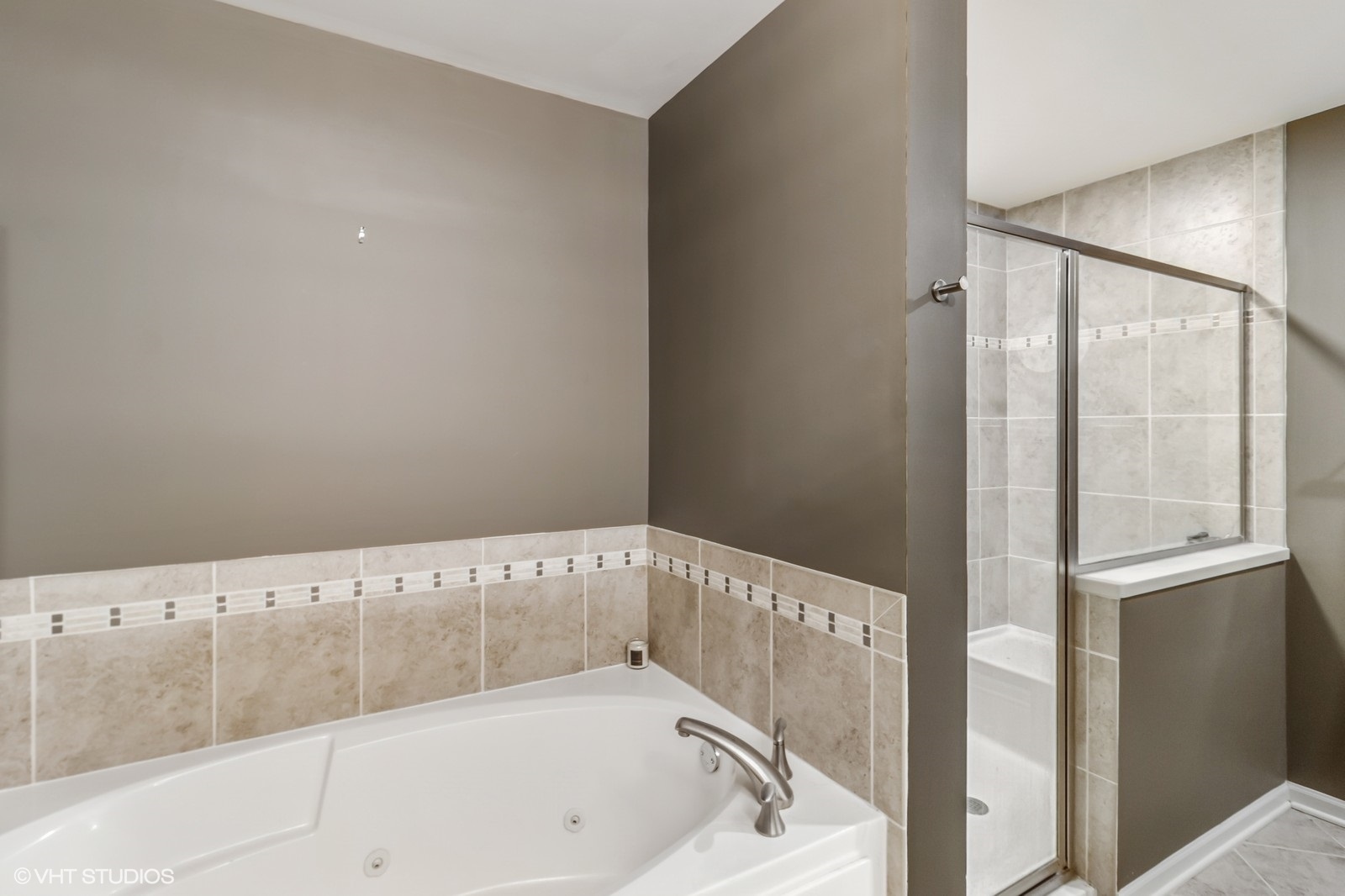 77 N Quentin Road #401, Palatine, IL 60067