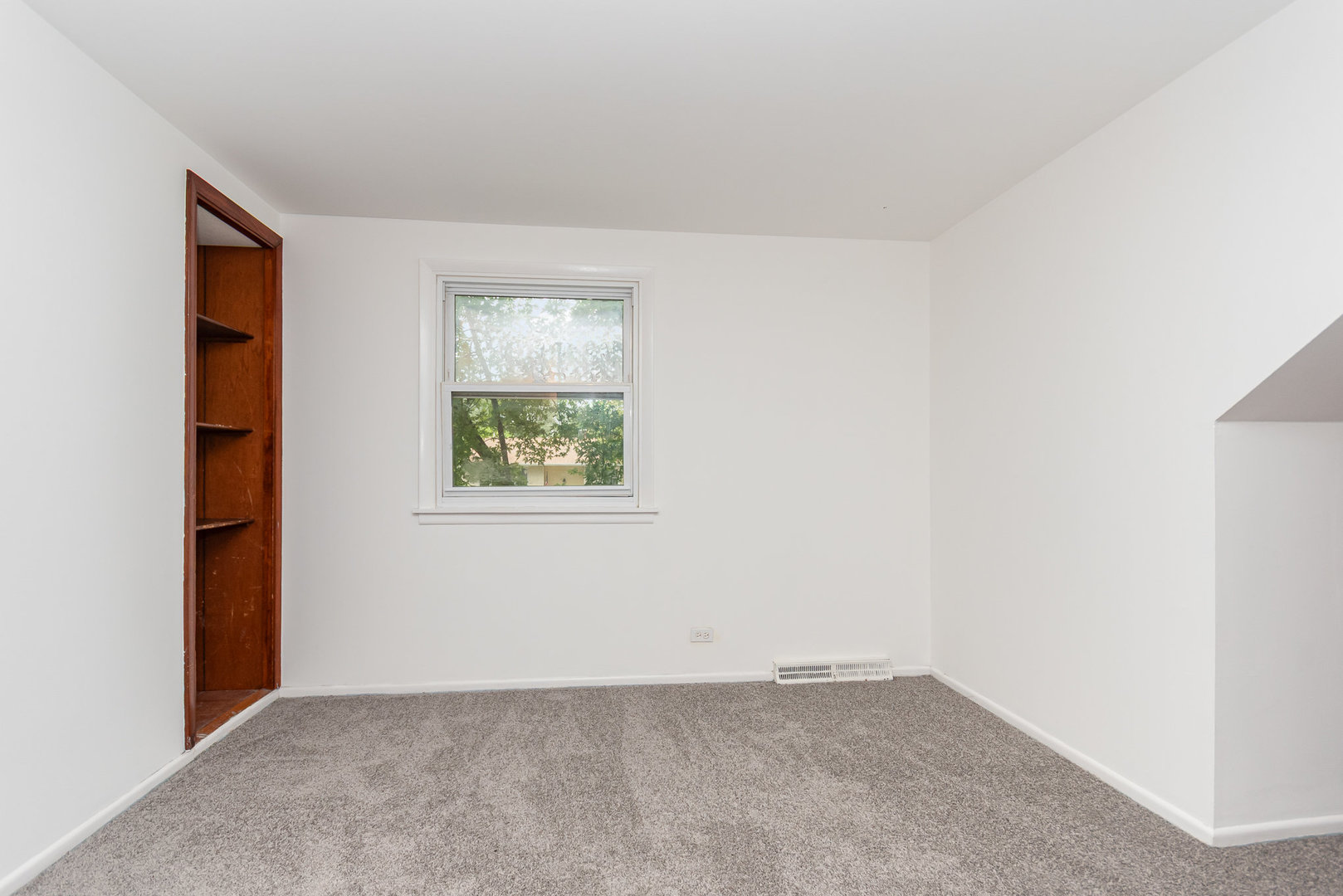 315 Cherrywood Road, Buffalo Grove, IL 60089