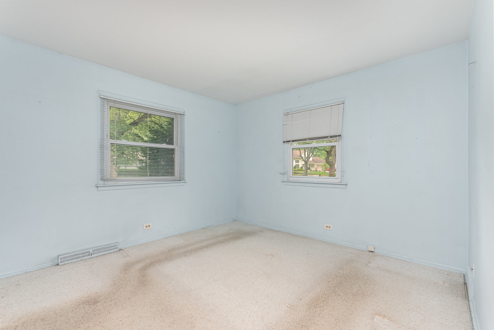 315 Cherrywood Road, Buffalo Grove, IL 60089