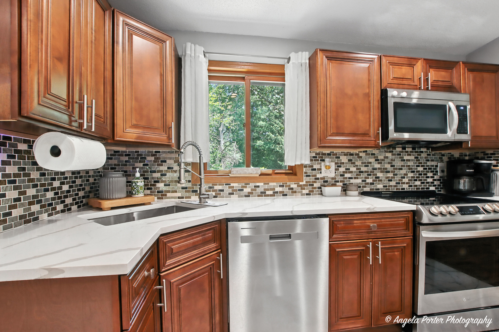 3214 Edgewood Drive, Wonder Lake, IL 60097