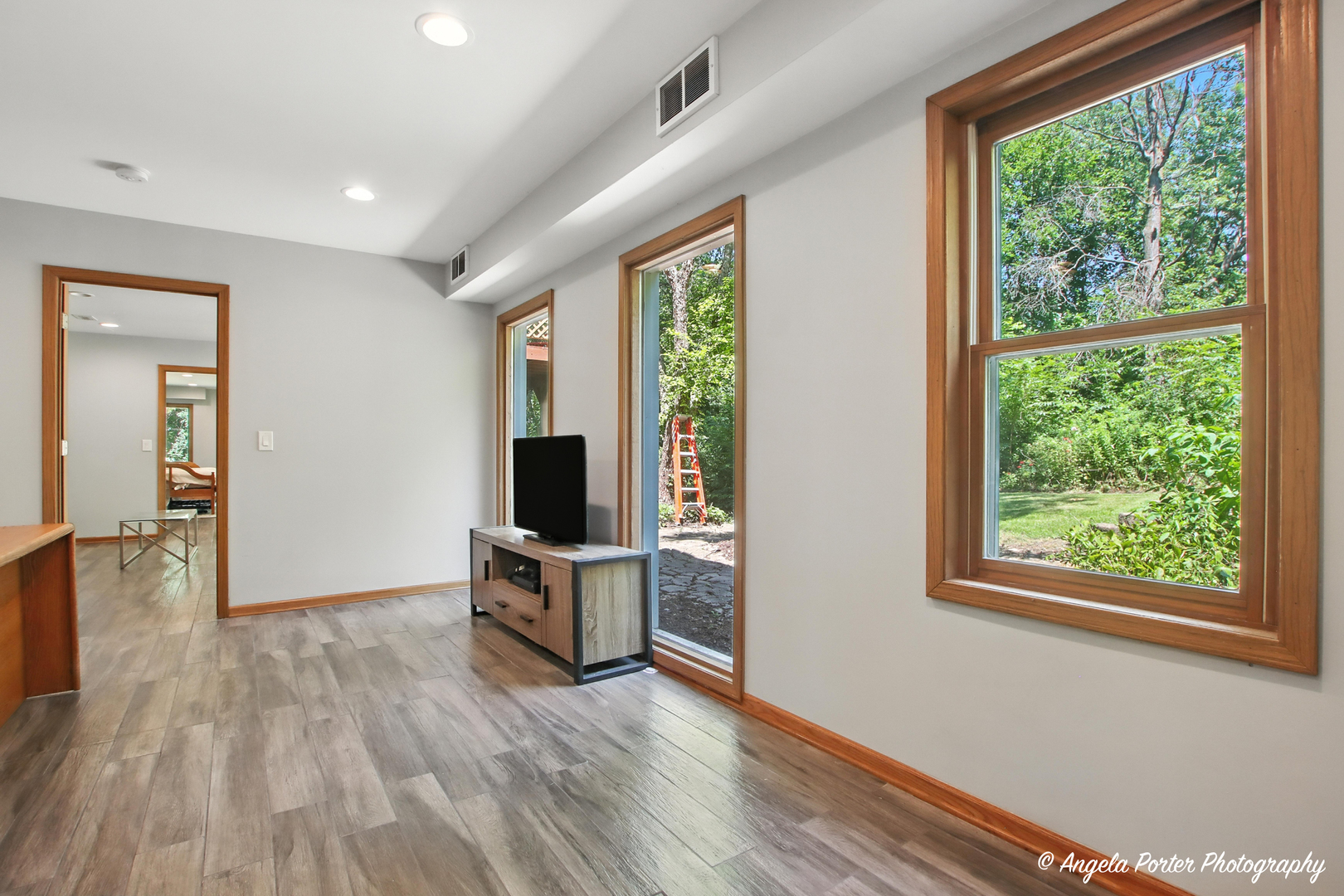 3214 Edgewood Drive, Wonder Lake, IL 60097