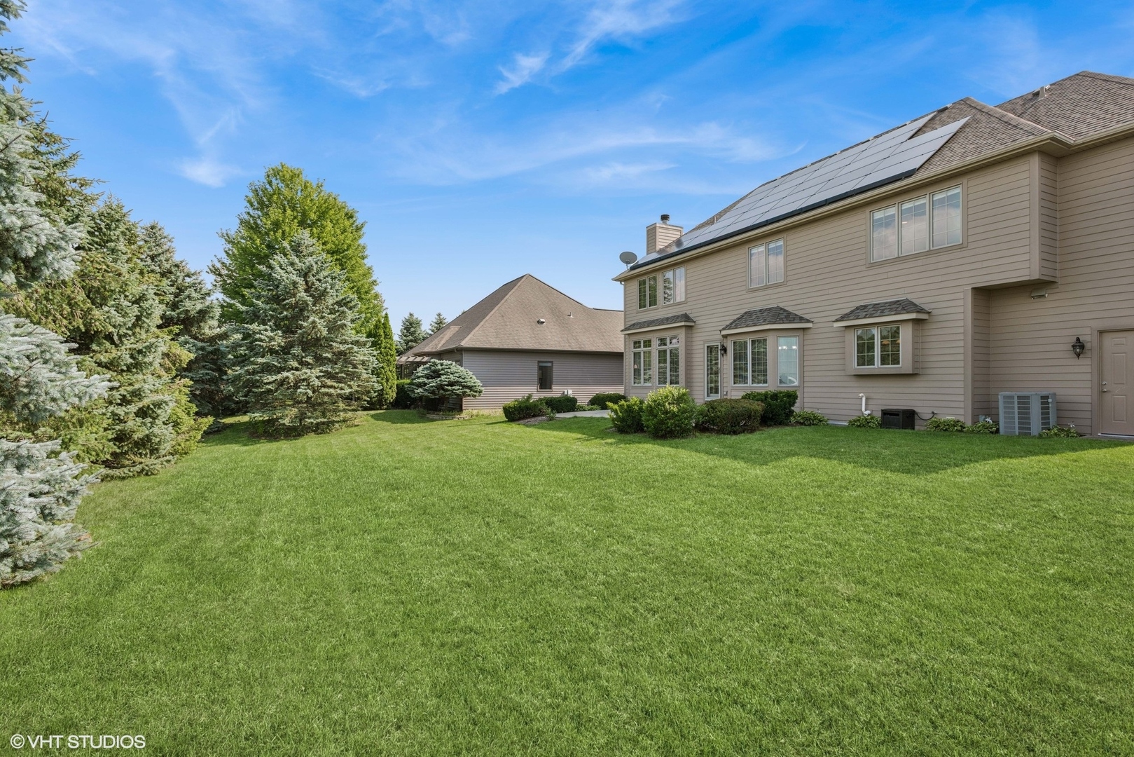 1042 Oak Street, Sugar Grove, IL 60554
