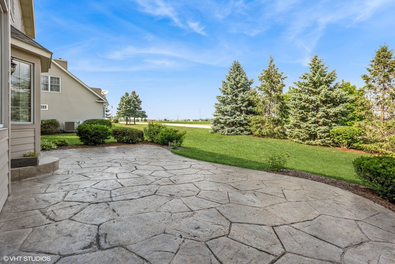 1042 Oak Street, Sugar Grove, IL 60554