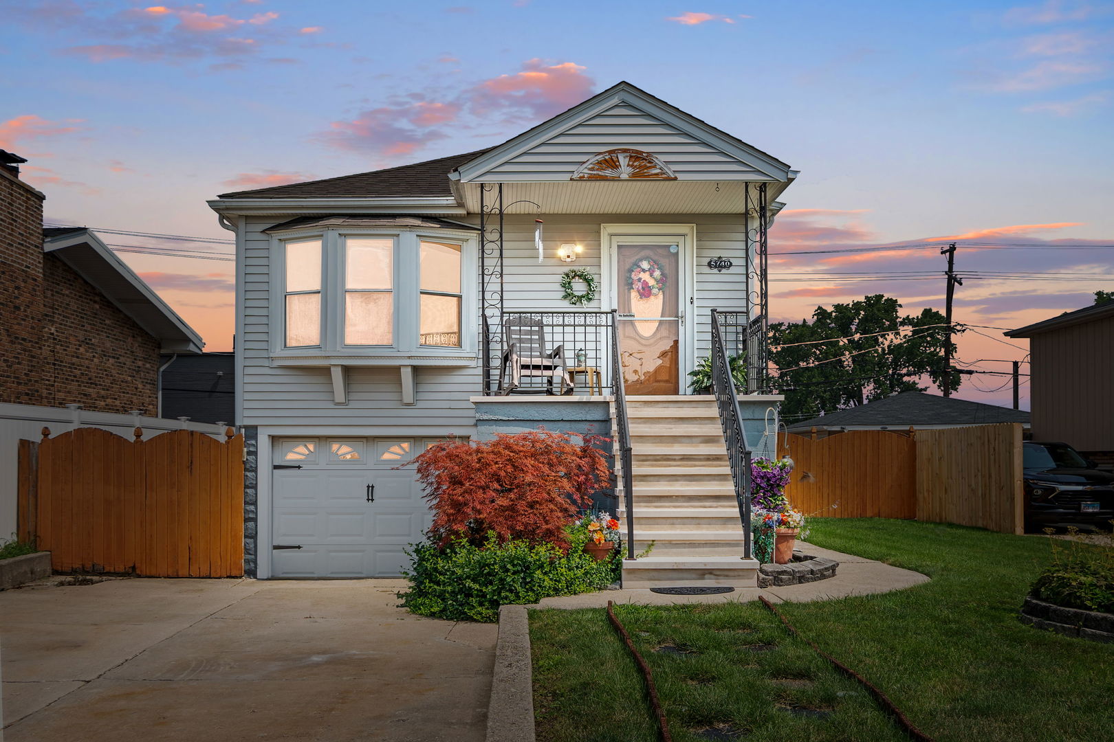 5740 W 87th Place, Oak Lawn, IL 60453