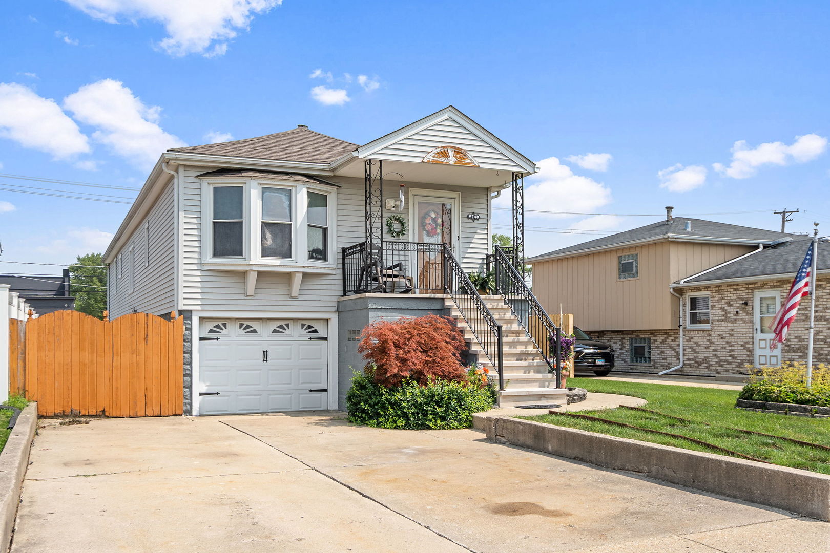 5740 W 87th Place, Oak Lawn, IL 60453