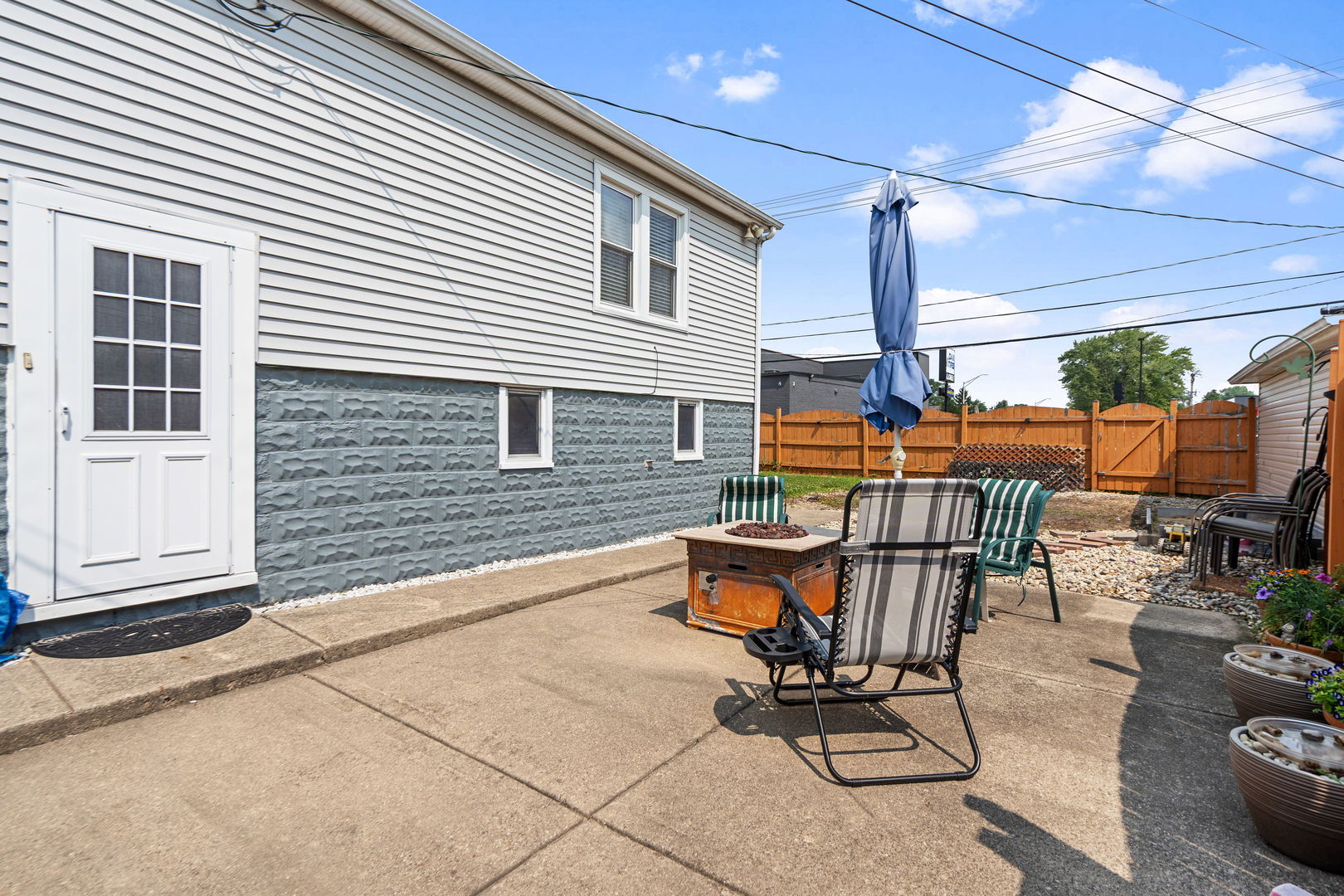 5740 W 87th Place, Oak Lawn, IL 60453