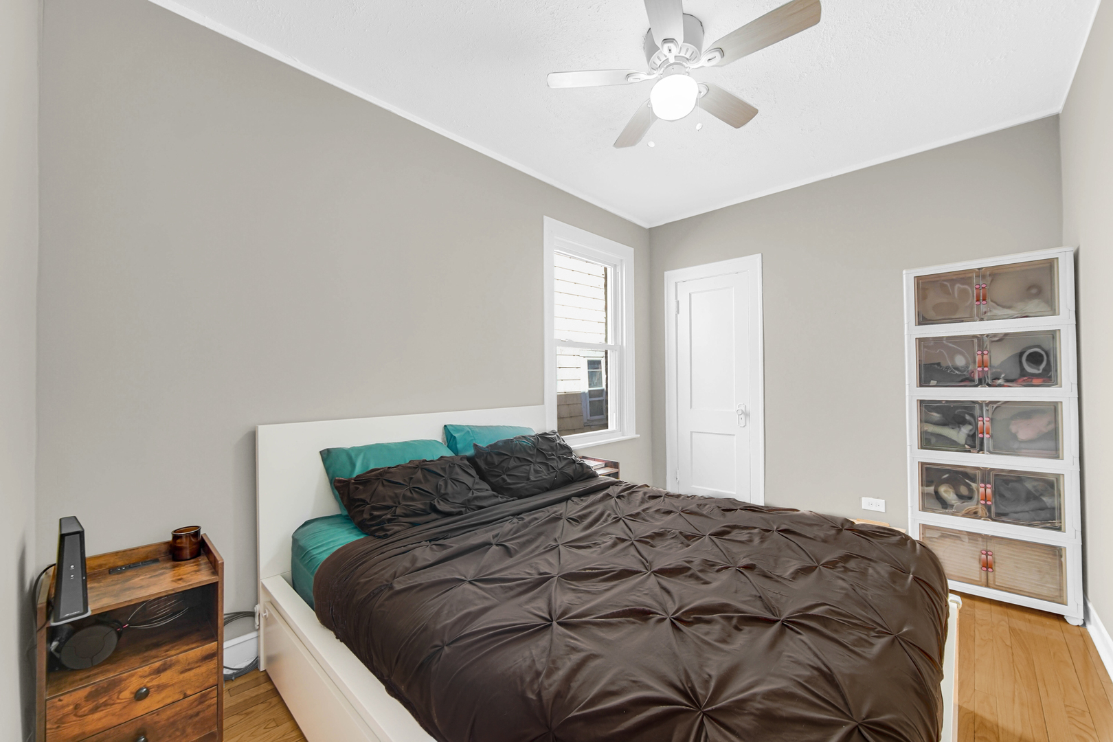 8940 S Emerald Avenue, Chicago, IL 60620