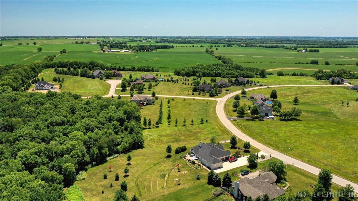 9320 N Stonewall Drive, Newark, IL 60541