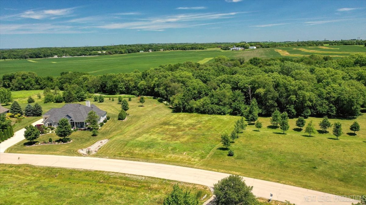 9320 N Stonewall Drive, Newark, IL 60541