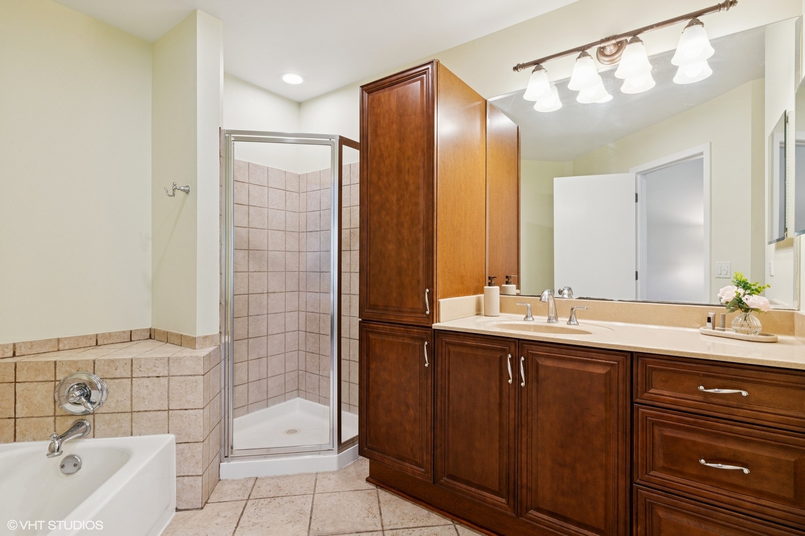 1222 WELLINGTON Court #1222, Buffalo Grove, IL 60089