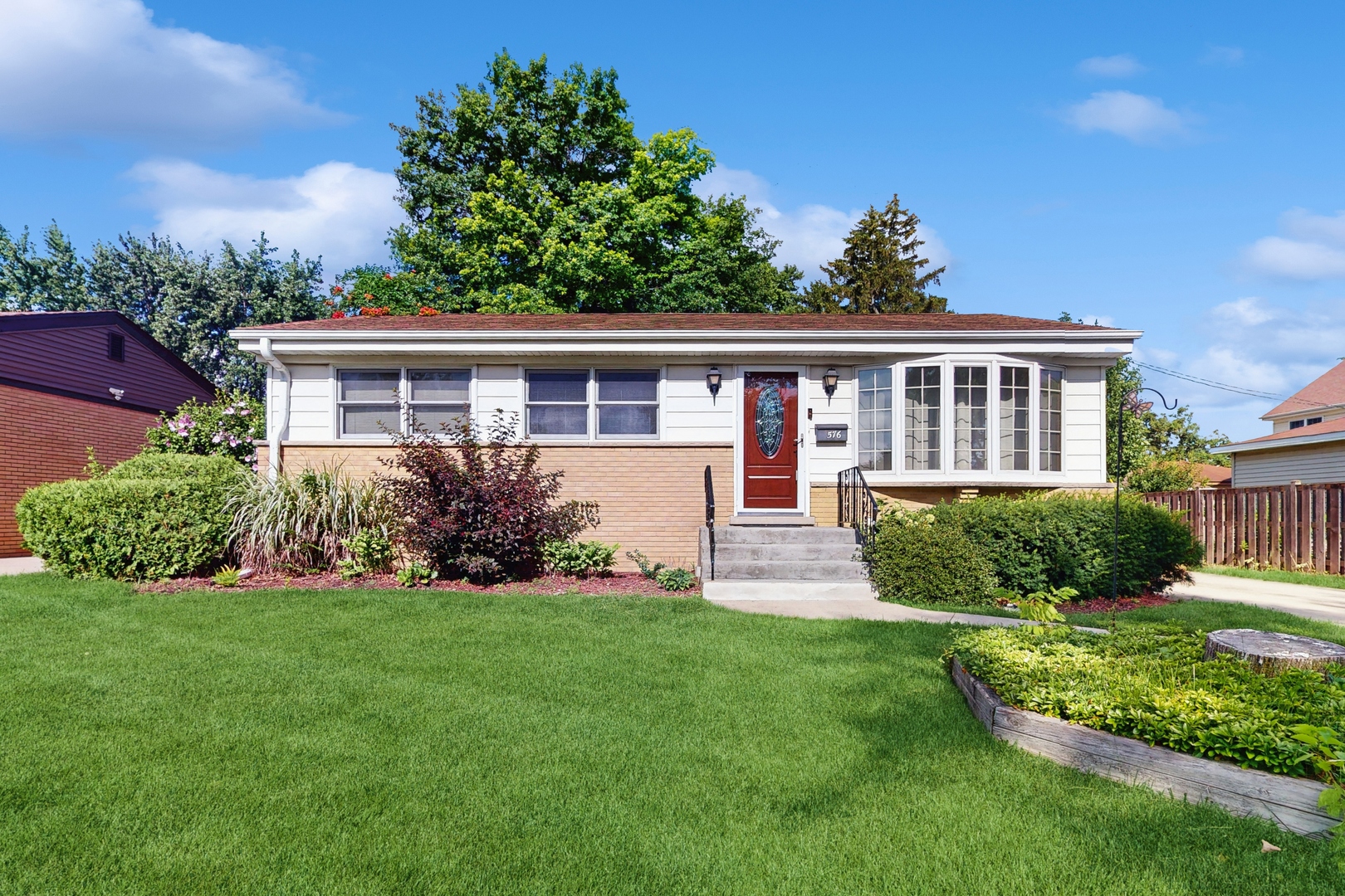 576 Amherst Avenue, Des Plaines, IL 60016