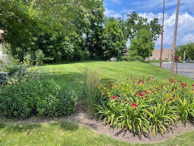 226 W Maple Avenue, Libertyville, IL 60048