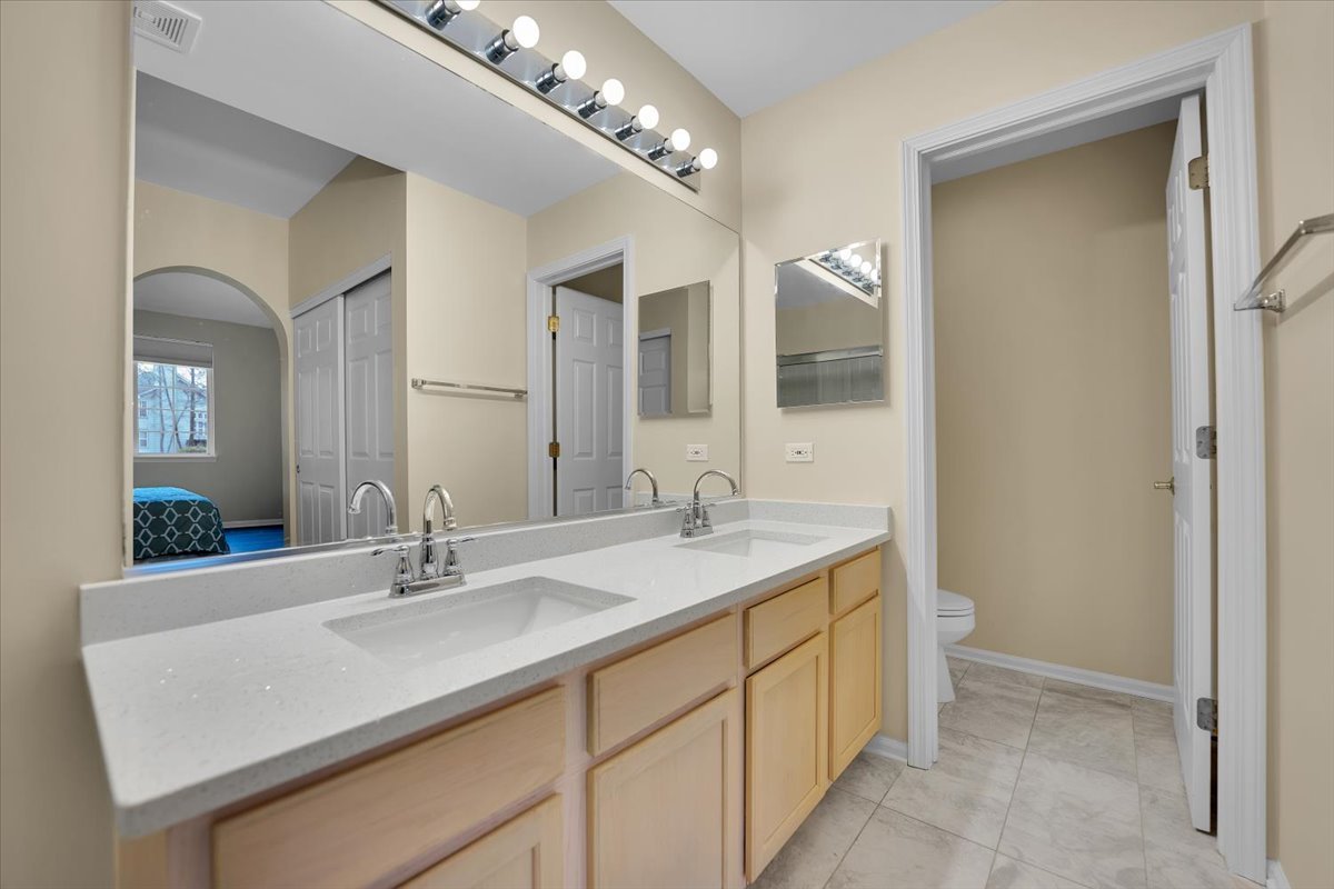 2445 Palazzo Drive, Buffalo Grove, IL 60089