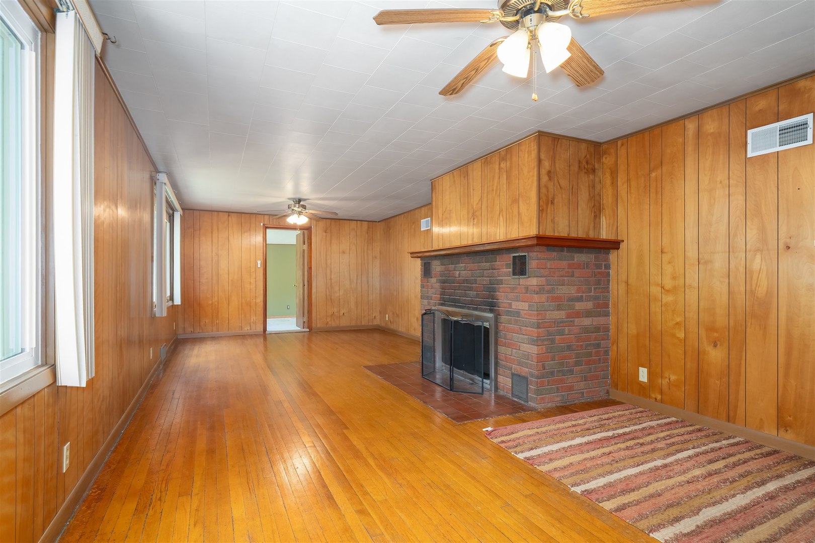 19097 N 1330 East Road, Pontiac, IL 61764