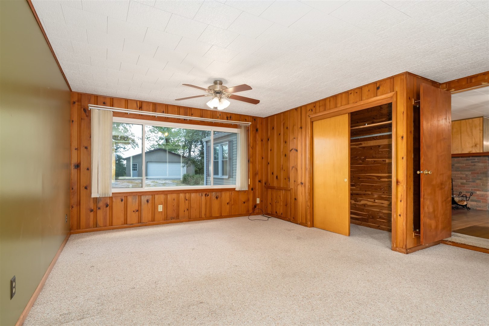 19097 N 1330 East Road, Pontiac, IL 61764