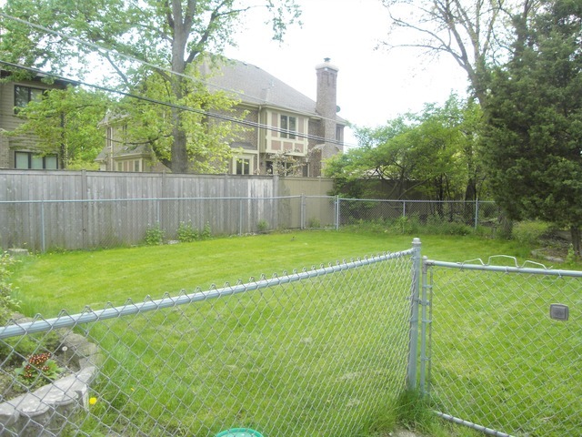 440 N Ida Lane, Elmhurst, IL 60126